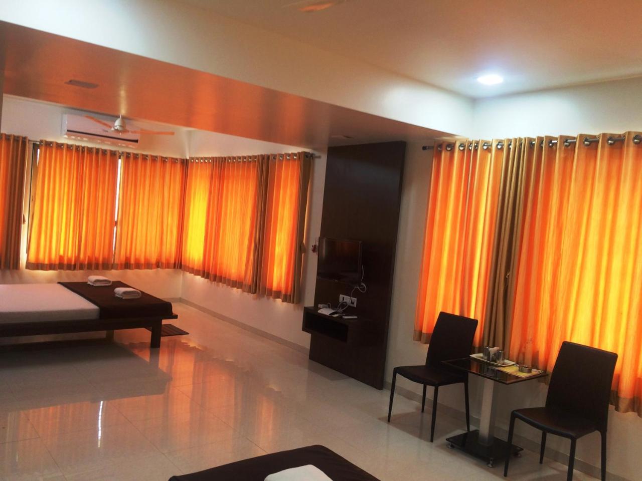 Hotel Shiva'S Inn Trimbak Ngoại thất bức ảnh